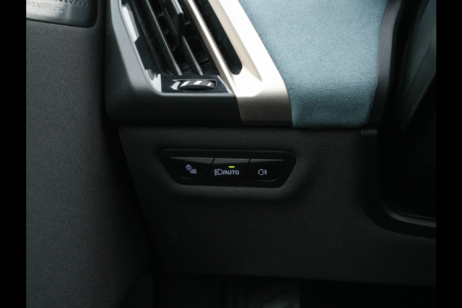 BMW iX xDrive40 Business Edition Plus 77 kWh [ 3-Fase ] {SOH-100%} (INCL-BTW) *PANO | HEAD-UP | TOPVIEW | MASSAGE | LASER-LIGHT | MEMORY-PACK | BOWERS&WILKINS | BLINDSPOT | WIDESCREEN-COCKPIT | HEATED-COMFORTSEATS | DAB | AMBIENTLIGHT | NAVI-FULLMAP | 20''AL