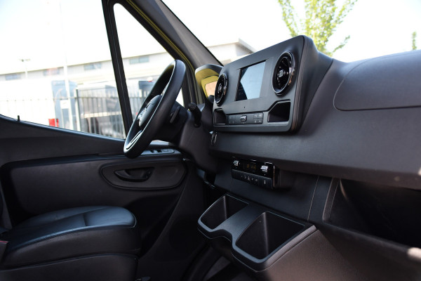 Mercedes-Benz Sprinter 317 1.9 CDI L2H2 DC PB Edition Camera, Cruise, Carplay, 170pk, LED, 3500kg Trekhaak, Automaat, Sensoren, Multimedia, Uniek!