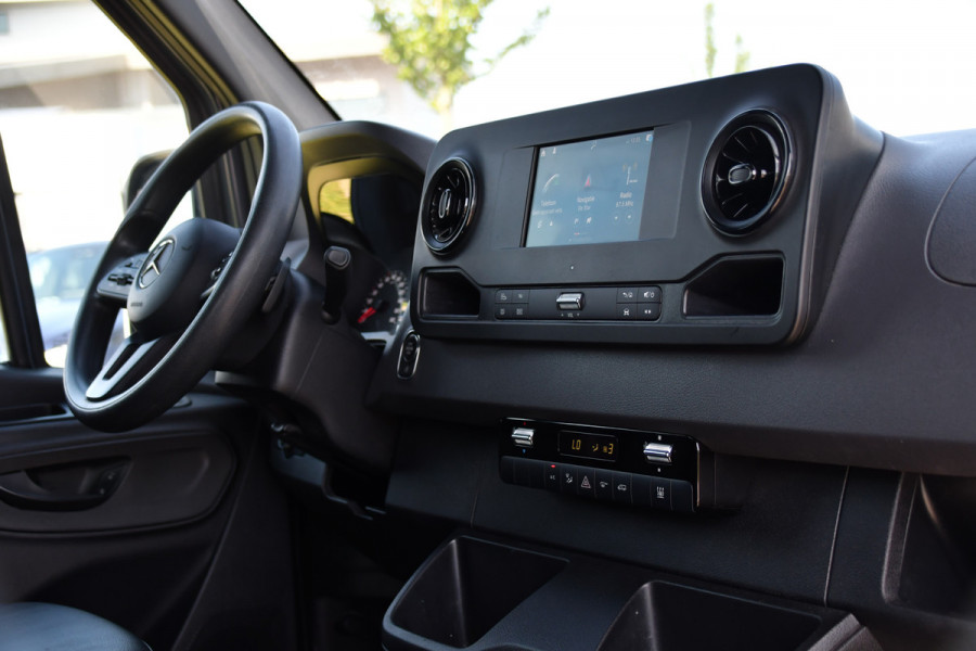 Mercedes-Benz Sprinter 317 1.9 CDI L2H2 DC PB Edition Camera, Cruise, Carplay, 170pk, LED, 3500kg Trekhaak, Automaat, Sensoren, Multimedia, Uniek!