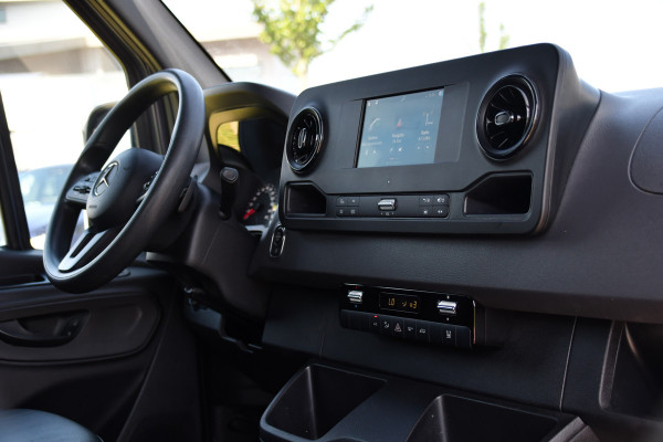 Mercedes-Benz Sprinter 317 1.9 CDI L2H2 DC PB Edition Camera, Cruise, Carplay, 170pk, LED, 3500kg Trekhaak, Automaat, Sensoren, Multimedia, Uniek!