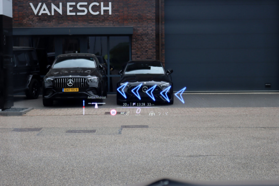 Mercedes-Benz EQS SUV 450+ AMG Line 108 kWh | Luchtvering | Hyperscreen | Achterasbesturing | Massage | Distronic+ | Entertainment Achter | Massage | Burmester | Verwarmd Stuurwiel | Tablet | HUD |