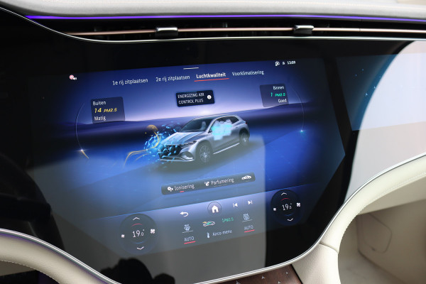 Mercedes-Benz EQS SUV 450+ AMG Line 108 kWh | Luchtvering | Hyperscreen | Achterasbesturing | Massage | Distronic+ | Entertainment Achter | Massage | Burmester | Verwarmd Stuurwiel | Tablet | HUD |