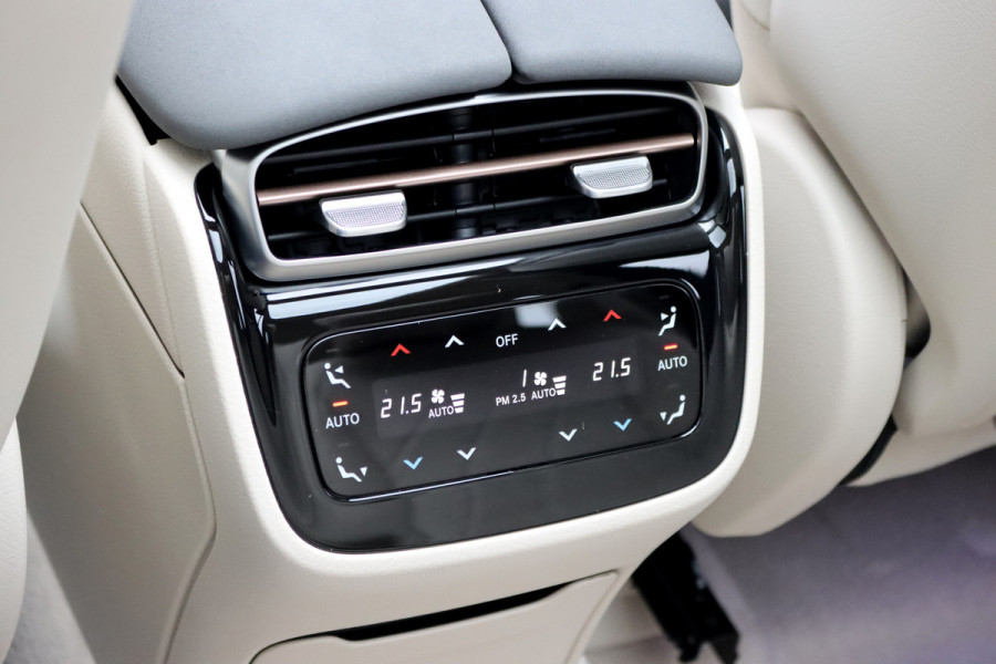Mercedes-Benz EQS SUV 450+ AMG Line 108 kWh | Luchtvering | Hyperscreen | Achterasbesturing | Massage | Distronic+ | Entertainment Achter | Massage | Burmester | Verwarmd Stuurwiel | Tablet | HUD |