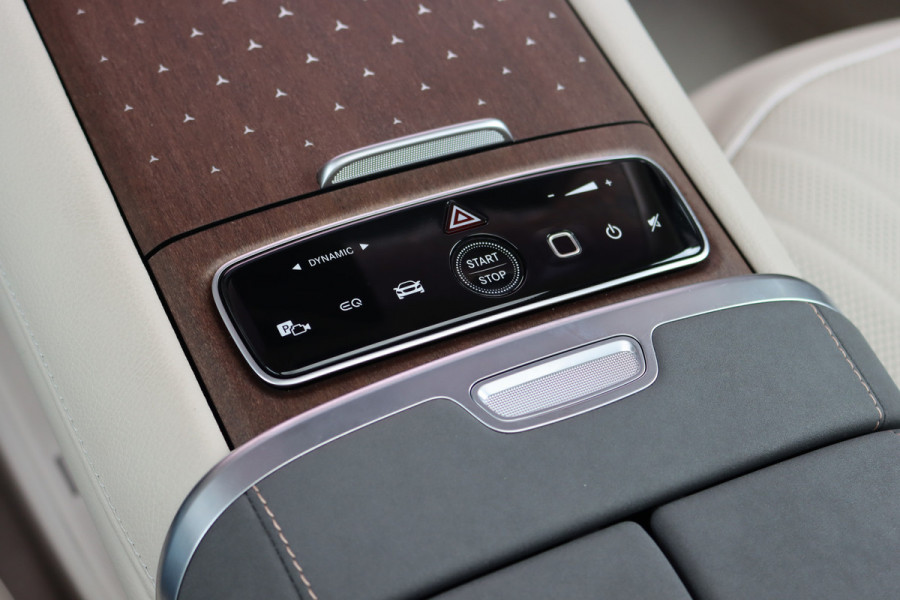 Mercedes-Benz EQS SUV 450+ AMG Line 108 kWh | Luchtvering | Hyperscreen | Achterasbesturing | Massage | Distronic+ | Entertainment Achter | Massage | Burmester | Verwarmd Stuurwiel | Tablet | HUD |