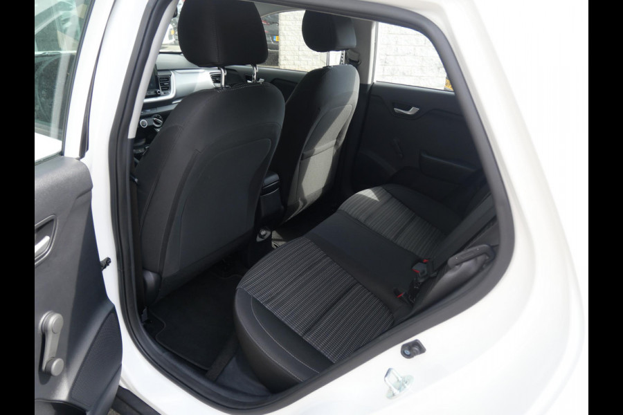 Kia Stonic 1.0 T-GDi MHEV DynamicLine | Trekhaak | Allseason | Cruise | Carplay | Camera |