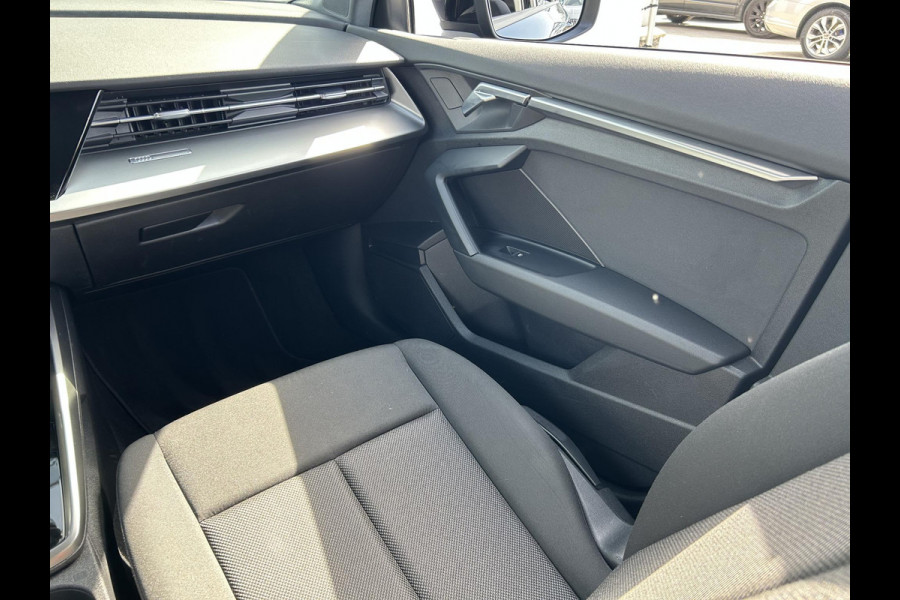 Audi A3 Sportback 30 TFSI Pro Line NL-AUTO | PDC | CARPLAY