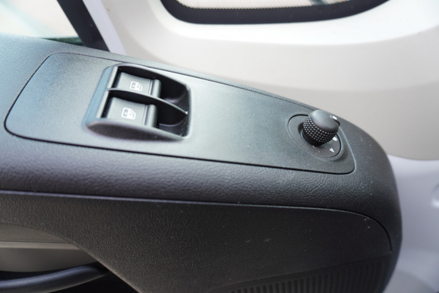 Peugeot Boxer 2.2 BlueHDi 165PK L4 Pick-up dubbelcabine Airco | Cruise | Apple CP-Android  Auto 7 Persoons