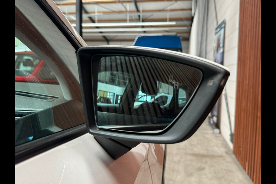 Seat Arona 1.0 TSI Style NAVI-PDC-CLIMATE-CRUISE-CARPLAY