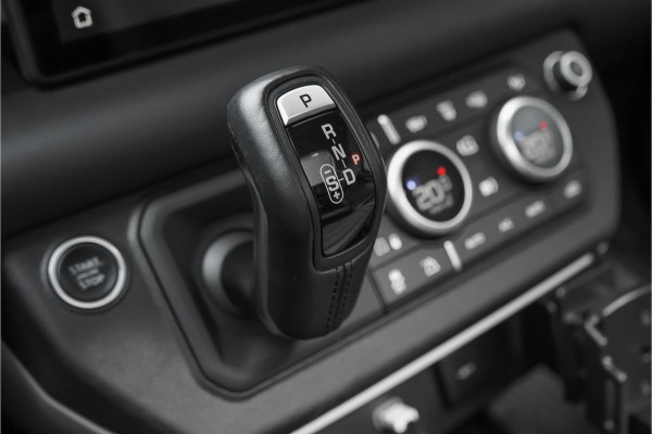 Land Rover Defender 110 2.0 P400e 110 X-Dynamic HSE Pano Trekhaak ACC 22"
