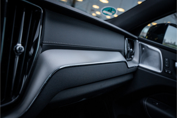 Volvo XC60 T8 Recharge AWD Ultra Black Edition ** Ventilatie ** B&W ** Massage ** 360 camera ** Trekhaak