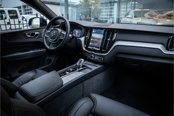 Volvo XC60 T8 Recharge AWD Ultra Black Edition ** Ventilatie ** B&W ** Massage ** 360 camera ** Trekhaak