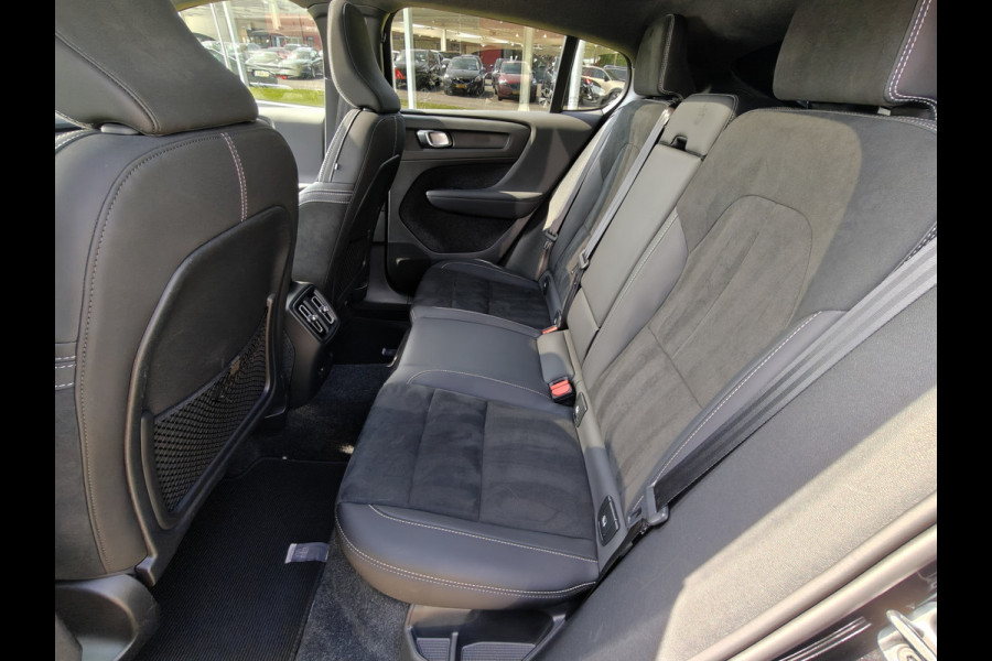 Volvo C40 Recharge Ultimate 232PK 69 kWh | ACC | H&K | Blis | Stoelverwarming | 360 Camera | Stoelverwarming