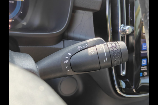 Volvo C40 Recharge Ultimate 232PK 69 kWh | ACC | H&K | Blis | Stoelverwarming | 360 Camera | Stoelverwarming