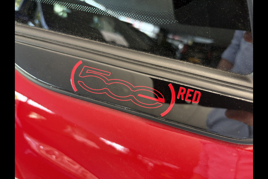 Fiat 500E 24 kWh RED Achteruitrijcamera - Airco - Navigatie - Parkeersensoren achter - Apple carplay - Bluetooth - Cruise control - Keyless start - Led verlichting - Stuur multifunctioneel - Rijstrooksensor - Elektrische ramen