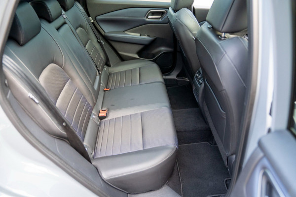 Nissan QASHQAI 1.3 MHEV N-Connecta |Prijs rijklaar incl 12 mnd garantie| 360 Camera Blindspot Panodak Trekhaak Elek klep