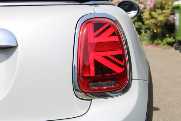 MINI Cabrio 2.0 Cooper S 192Pk JCW AUTOMAAT XENON UNION JACK NAVI ECC 96000KM!!!