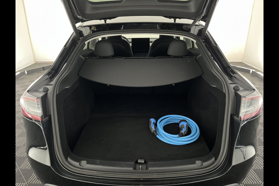 Tesla Model Y Long Range AWD 75 kWh [ 3-Fase ] {SOH-91%} (INCL.BTW)  Aut. *PANO | LEATHER | AUTO-PILOT | NAVI-FULLMAP | MATRIX-LED | KEYLESS | CAMERA | DAB+ | HEATED-COMFORTSEATS | PRIVACYGLASS | TOPVIEW*