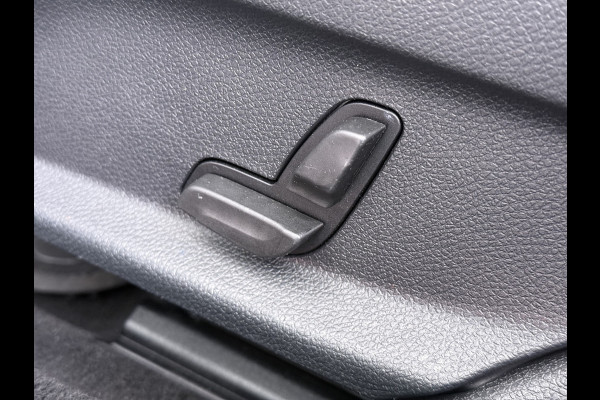 Mercedes-Benz C-Klasse Estate 180T 157PK Automaat Trekhaak Adap.Cruise Comfort-Stoelen Distronic Plus Navi Ecc Pdc Premium Plus Led Stoelverwarming Elek.Stoelen Elek.Achterklep Isofix Lmv 19" Bluetooth