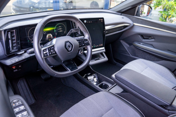 Renault Mégane E-Tech EV40 Boost Charge Techno|Prijs rijklaar incl. 12 mnd garantie|Stoel/Stuurverwarming Carplay Trekhaak DAB PDC