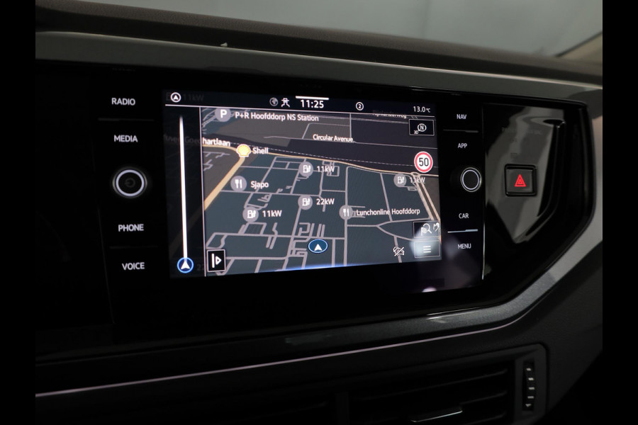 Volkswagen Polo 1.0 TSI Style 95 pk Automaat (DSG) | Navigatie | Parkeersensoren | Adaptieve cruise control | Matrix LED koplampen | Stoelverwarming |