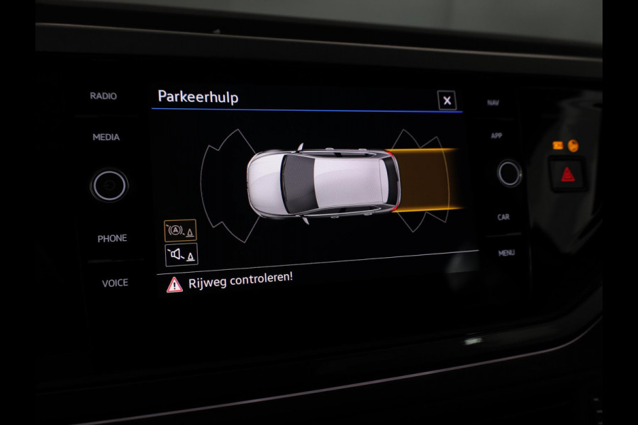 Volkswagen Polo 1.0 TSI Style 95 pk Automaat (DSG) | Navigatie | Parkeersensoren | Adaptieve cruise control | Matrix LED koplampen | Stoelverwarming |