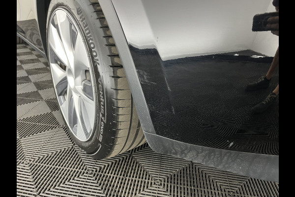 Tesla Model Y Long Range AWD 75 kWh [ 3-Fase ] {SOH-91%} (INCL.BTW)  Aut. *PANO | LEATHER | AUTO-PILOT | NAVI-FULLMAP | MATRIX-LED | KEYLESS | CAMERA | DAB+ | HEATED-COMFORTSEATS | PRIVACYGLASS | TOPVIEW*