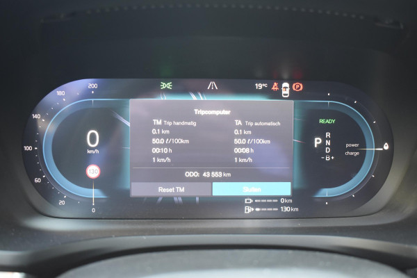 Volvo V60 T6 350PK Plug-in Hybrid AWD Ultimate Bright / Adaptive Cruise Control / Harman Kardon / 360 Camera / Elektrisch glazen schuif-kanteldak / Head-up Display / Nappa leer met stoelventilatie / Elektrisch verstelbare stoelen met geheugen / Stoelverwarming / Stuurverwarming