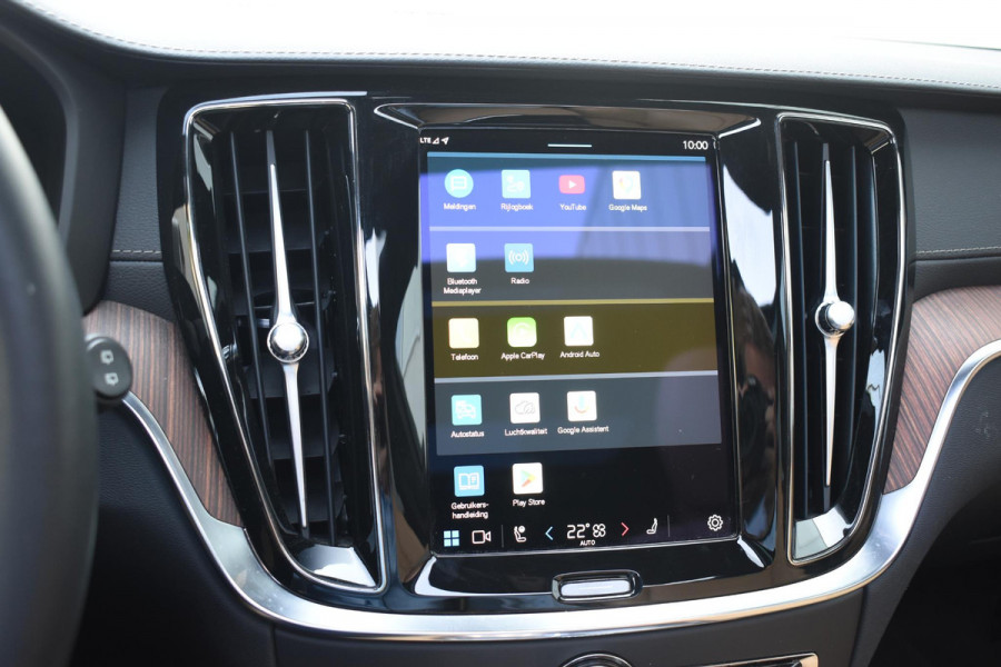 Volvo V60 T6 350PK Plug-in Hybrid AWD Ultimate Bright / Adaptive Cruise Control / Harman Kardon / 360 Camera / Elektrisch glazen schuif-kanteldak / Head-up Display / Nappa leer met stoelventilatie / Elektrisch verstelbare stoelen met geheugen / Stoelverwarming / Stuurverwarming