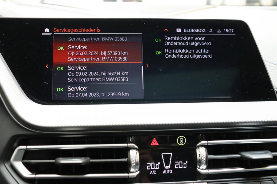 BMW 1-serie 118i High Executive M Sport Pakket Automaat / Live Cockpit Professional / Panoramadak / Lichtpakket / Shadow Line / Extra Getint Glas / 19 Inch / Achteruitrijcamera / Climate Control / Hifi / M Sportremsysteem / DAB / LED / Shadow Line