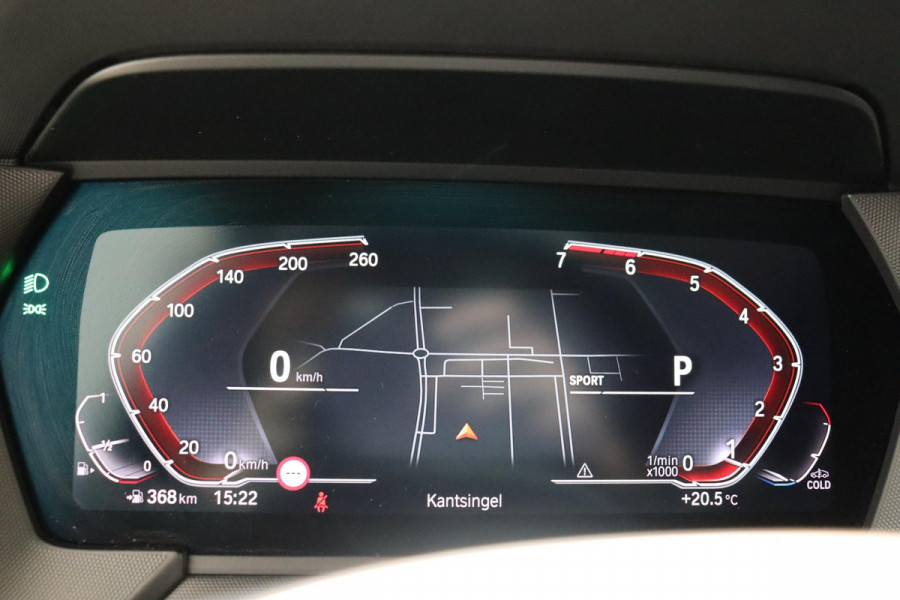 BMW 1-serie 118i High Executive M Sport Pakket Automaat / Live Cockpit Professional / Panoramadak / Lichtpakket / Shadow Line / Extra Getint Glas / 19 Inch / Achteruitrijcamera / Climate Control / Hifi / M Sportremsysteem / DAB / LED / Shadow Line
