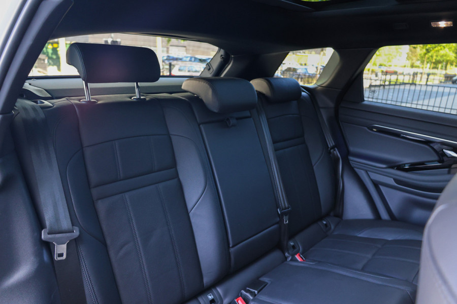 Land Rover Range Rover Evoque 1.5 P300e AWD R-Dynamic HSE | BTW | PANO | MEMORY | MERIDIAN | TREKHAAK | DEALER.OND |