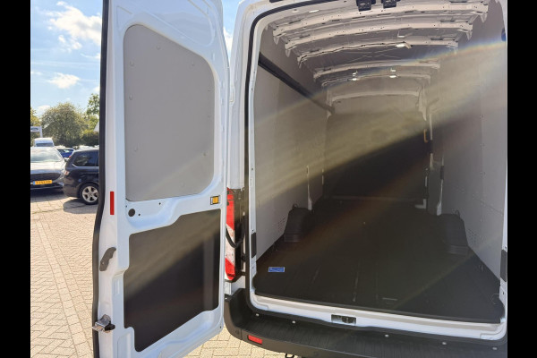 Ford Transit 350 2.0 TDCI L4H3 Trend RWD | 130pk | Navigatiesysteem SYNC4 | Stoelverwarming  | Elektrisch inklapbare buitenspiegels | Elektrisch verstelbare bestuurdersstoel | Passagiersairbag | Allweather banden | Laadruimte beschermingspakket | 150 watt/230V aansluitpunt tussen voorstoelen | Handmatige regeneratie roetfilter | Reservewiel | Centrale dubbele vergrendeling | LED Downlighter