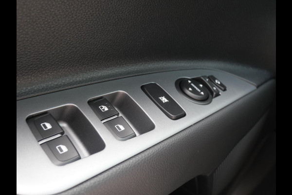 Kia Stonic 1.0 T-GDi MHEV GT-PlusLine | Trekhaak | Cruise | Clima | Schuif-kanteldak | Stoel-stuurverwarming | Keyless |