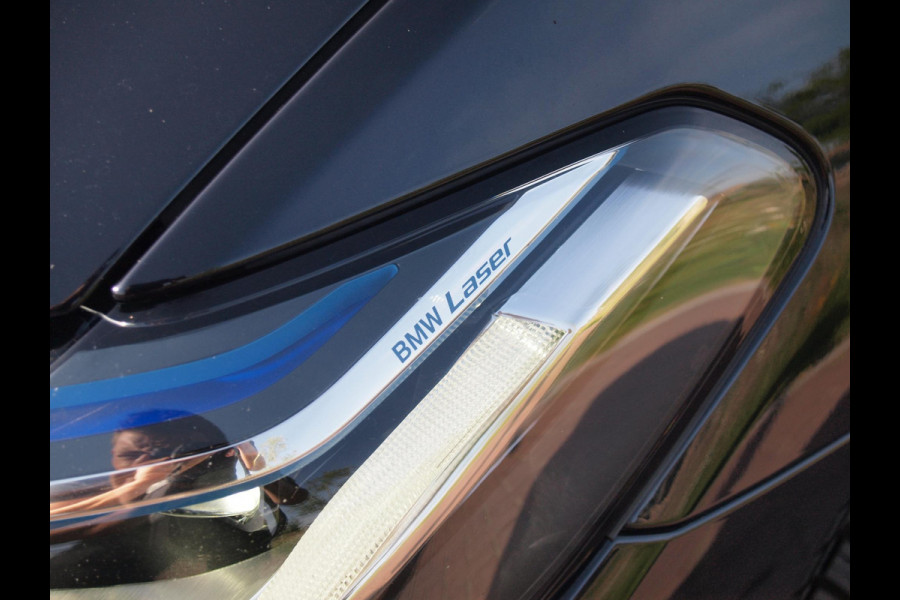 BMW 5 Serie 530e Business Edition Plus | Panoramadak | Sfeerverlichting | Laser LED | Apple Carplay |