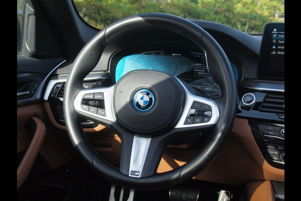 BMW 5 Serie 530e Business Edition Plus | Panoramadak | Sfeerverlichting | Laser LED | Apple Carplay |