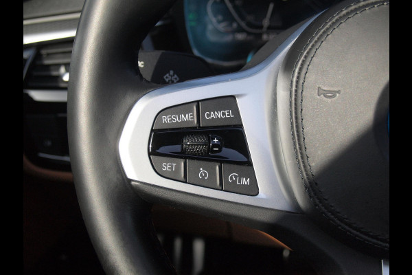 BMW 5 Serie 530e Business Edition Plus | Panoramadak | Sfeerverlichting | Laser LED | Apple Carplay |
