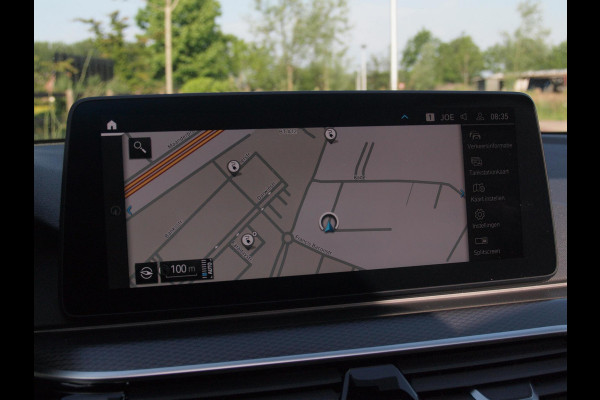 BMW 5 Serie 530e Business Edition Plus | Panoramadak | Sfeerverlichting | Laser LED | Apple Carplay |