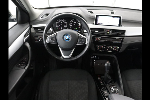 BMW X2 xDrive25e Executive | SOH 88% | Camera | Navigatie | Full LED | Park Assist | Climate control | Bluetooth | Cruise control | 18'' lichtmetalen velgen | PHEV | Plug In