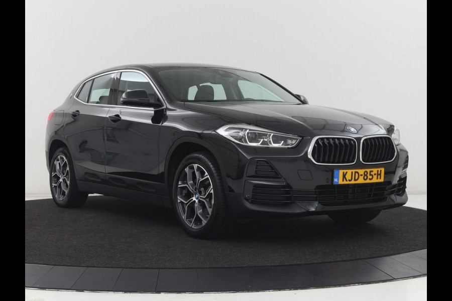 BMW X2 xDrive25e Executive | SOH 88% | Camera | Navigatie | Full LED | Park Assist | Climate control | Bluetooth | Cruise control | 18'' lichtmetalen velgen | PHEV | Plug In