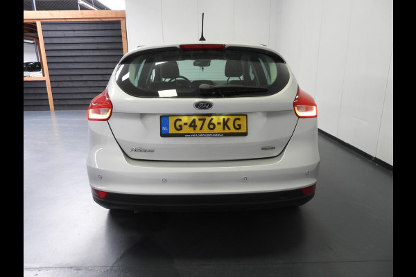 Ford Focus 1.0 EcoBoost Titanium NAVI/CLIMA/CRUISE/PDC/16"LMV!