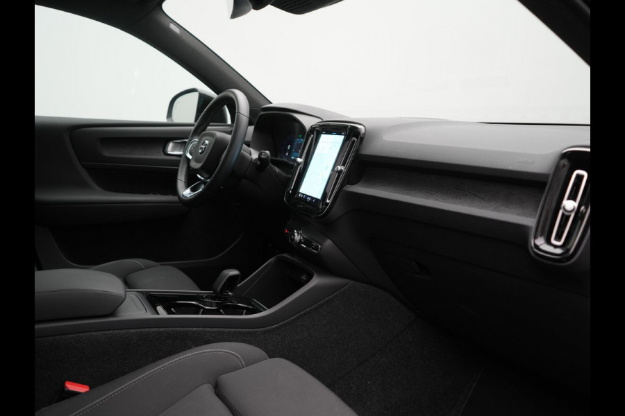 Volvo XC40 Single Motor Extended Range Ultimate 78 kWh 252pk Dealer O.H. | Panodak | Adaptive Cruise | 360 Camera | Harman / Kardon | Warmtepomp | Sportstoelen Memory & Verwarmd | Google Assistent | Keyless | Blis | Apple Carplay | DAB |