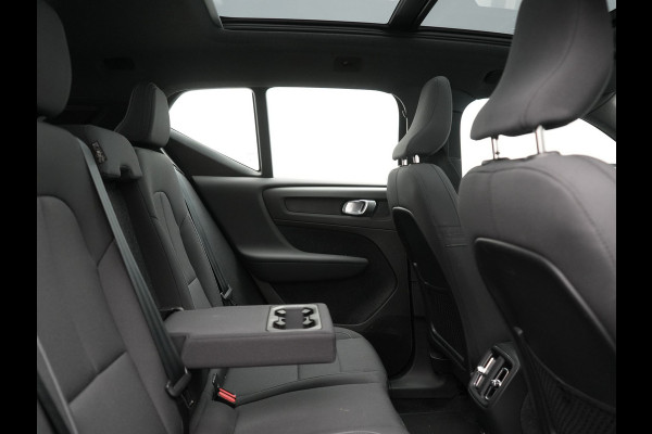 Volvo XC40 Single Motor Extended Range Ultimate 78 kWh 252pk Dealer O.H. | Panodak | Adaptive Cruise | 360 Camera | Harman / Kardon | Warmtepomp | Sportstoelen Memory & Verwarmd | Google Assistent | Keyless | Blis | Apple Carplay | DAB |