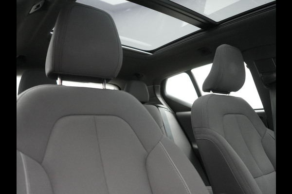 Volvo XC40 Single Motor Extended Range Ultimate 78 kWh 252pk Dealer O.H. | Panodak | Adaptive Cruise | 360 Camera | Harman / Kardon | Warmtepomp | Sportstoelen Memory & Verwarmd | Google Assistent | Keyless | Blis | Apple Carplay | DAB |