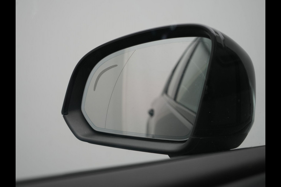 Volvo XC40 Single Motor Extended Range Ultimate 78 kWh 252pk Dealer O.H. | Panodak | Adaptive Cruise | 360 Camera | Harman / Kardon | Warmtepomp | Sportstoelen Memory & Verwarmd | Google Assistent | Keyless | Blis | Apple Carplay | DAB |