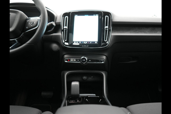 Volvo XC40 Single Motor Extended Range Ultimate 78 kWh 252pk Dealer O.H. | Panodak | Adaptive Cruise | 360 Camera | Harman / Kardon | Warmtepomp | Sportstoelen Memory & Verwarmd | Google Assistent | Keyless | Blis | Apple Carplay | DAB |