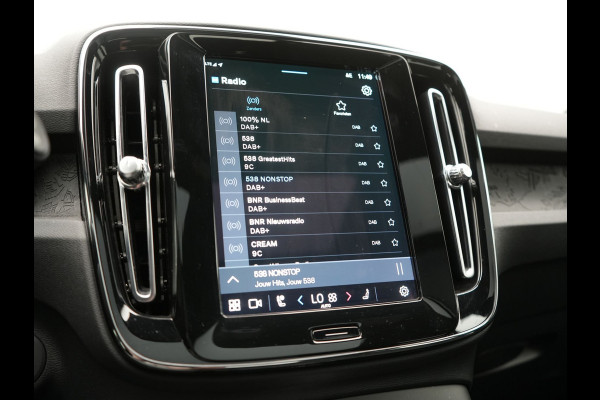 Volvo XC40 Single Motor Extended Range Ultimate 78 kWh 252pk Dealer O.H. | Panodak | Adaptive Cruise | 360 Camera | Harman / Kardon | Warmtepomp | Sportstoelen Memory & Verwarmd | Google Assistent | Keyless | Blis | Apple Carplay | DAB |