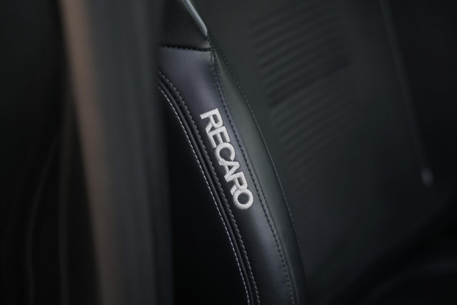 Ford Focus 2.3 EcoBoost ST-X MK4 Virtual Teller Automaat | Panorama | HUD | ACC | Performance Seats | Camera | Winter Pack