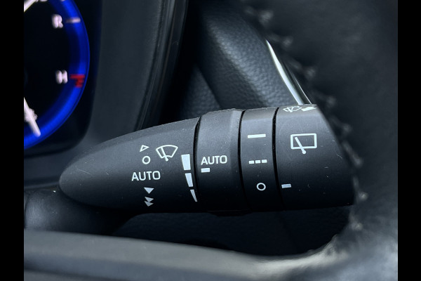 Toyota Corolla Touring Sports 1.8 Hybrid Dynamic | Carplay | Camera | Dodehoek | Park Assist | Winter Pack