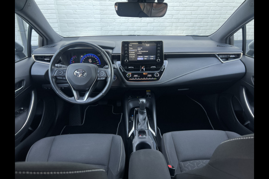 Toyota Corolla Touring Sports 1.8 Hybrid Dynamic | Carplay | Camera | Dodehoek | Park Assist | Winter Pack