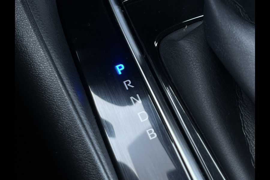 Toyota Corolla Touring Sports 1.8 Hybrid Dynamic | Carplay | Camera | Dodehoek | Park Assist | Winter Pack
